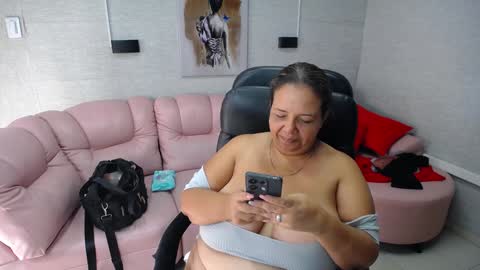 Penelope online show from 01-23-25, 03:54