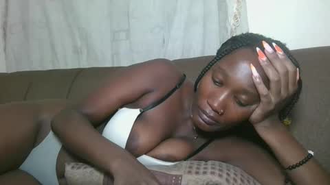 pretty gal online show from 10-31-25, 05:47