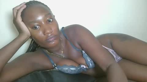 Snapshot of missprettygal chatting on 05-07-26, 04:40 pretty gal online show from 05-07-26, 04:40