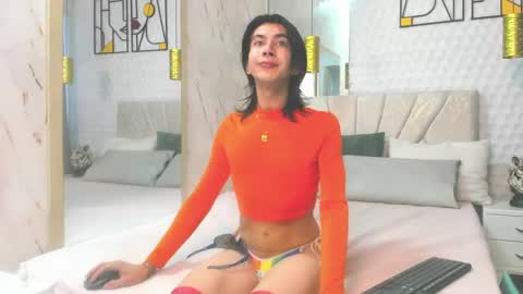 Snapshot of missscarlett__ chatting on 06-08-26, 10:10 missscarlett__ online show from 06-08-26, 10:10