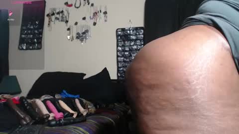 Snapshot of misstajaa chatting on 05-22-26, 12:33 MissTajaa online show from 05-22-26, 12:33