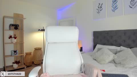 Fernanda Davila online show from 02-12-25, 11:30