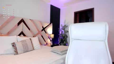 Fernanda Davila online show from 11-12-25, 09:47