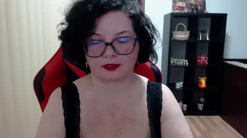 Snapshot of misstruble chatting on 02-28-25, 10:09 MissTruble online show from 02-28-25, 10:09