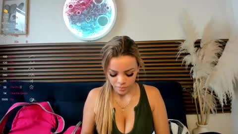 Snapshot of missvalery1 chatting on 12-04-24, 08:18 missvalery1 online show from 12-04-24, 08:18