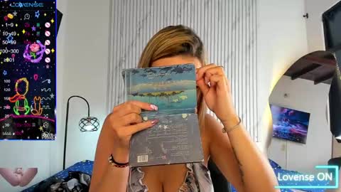 Snapshot of missvalery1 chatting on 12-28-24, 03:26 missvalery1 online show from 12-28-24, 03:26