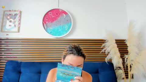 Snapshot of missvalery1 chatting on 01-13-25, 08:26 missvalery1 online show from 01-13-25, 08:26