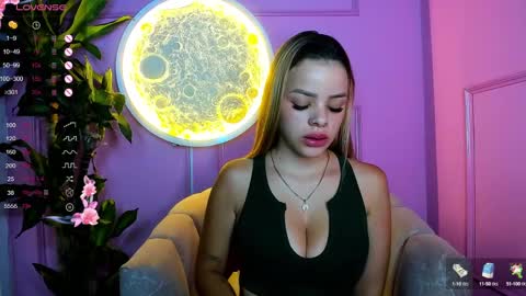 Snapshot of missvalery1 chatting on 02-10-25, 11:45 missvalery1 online show from 02-10-25, 11:45