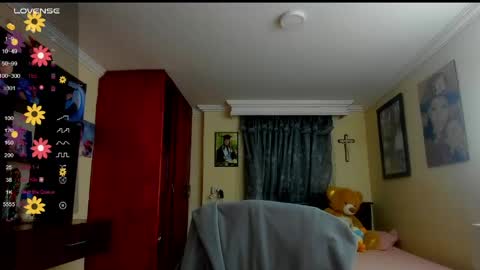 Snapshot of missvalery1 chatting on 05-27-26, 01:57 missvalery1 online show from 05-27-26, 01:57