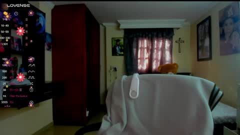 Snapshot of missvalery1 chatting on 05-30-26, 12:46 missvalery1 online show from 05-30-26, 12:46