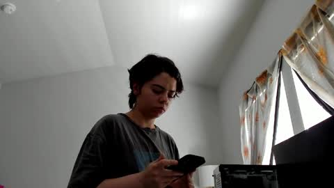 Snapshot of missvanessajune chatting on 05-10-26, 06:24 V Nessa online show from 05-10-26, 06:24