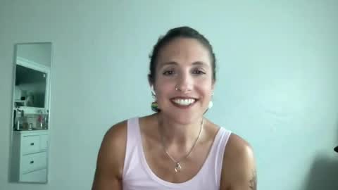 Snapshot of missveronicajaymes chatting on 06-22-26, 04:04 Miss Veronica Jaymes online show from 06-22-26, 04:04