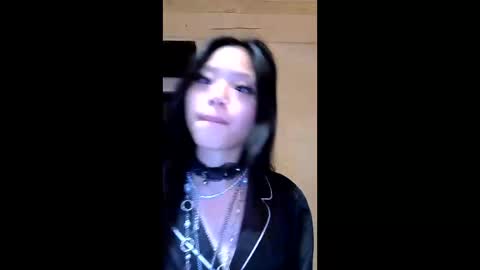 Snapshot of missversatile chatting on 05-16-26, 08:07 Miss Versatile online show from 05-16-26, 08:07