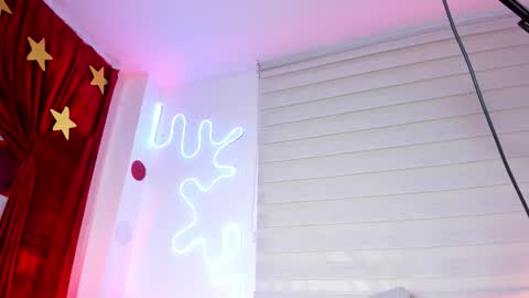 Pau OFmissweetpeach online show from 10-24-25, 10:28