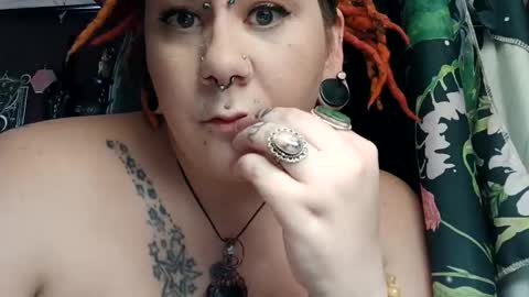 missxmoth444 online show from 12-18-25, 10:16