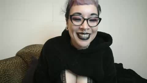 Missy Dee online show from 12-11-24, 06:36