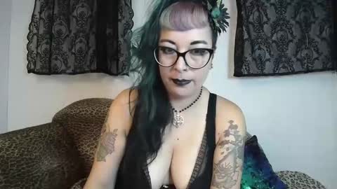 Missy Dee online show from 09-30-25, 10:15