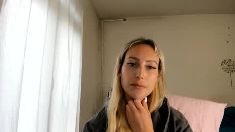 Snapshot of missy_matrix chatting on 10-05-25, 10:57 Missy matrix online show from 10-05-25, 10:57