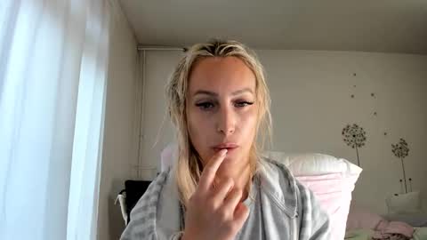 Snapshot of missy_matrix chatting on 12-04-25, 11:19 Missy matrix online show from 12-04-25, 11:19