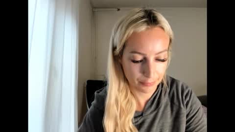 Snapshot of missy_matrix chatting on 12-22-25, 10:34 Missy matrix online show from 12-22-25, 10:34