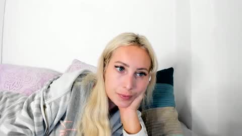 Snapshot of missy_matrix chatting on 05-12-26, 08:22 Missy matrix online show from 05-12-26, 08:22
