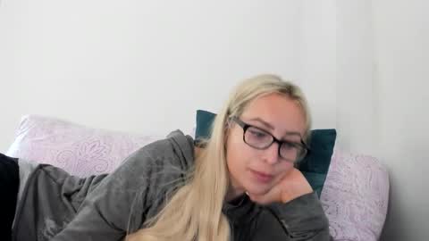 Snapshot of missy_matrix chatting on 05-19-26, 09:26 Missy matrix online show from 05-19-26, 09:26