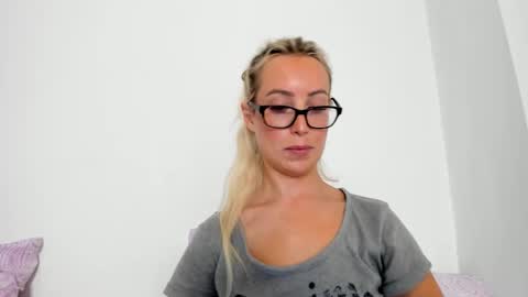 Snapshot of missy_matrix chatting on 05-29-26, 08:01 Missy matrix online show from 05-29-26, 08:01