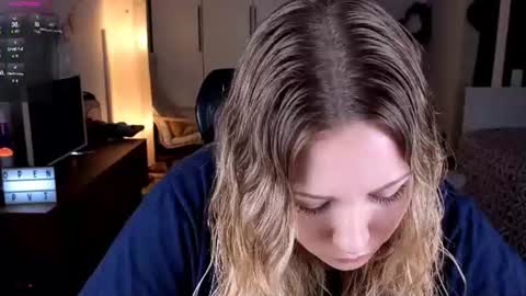 Snapshot of missyourtouch chatting on 06-13-26, 06:17 MissYourTouch online show from 06-13-26, 06:17