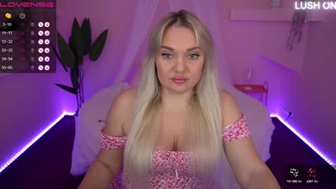 Snapshot of missyymartinezz chatting on 12-09-24, 08:22 Amely online show from 12-09-24, 08:22