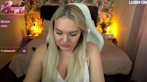 Snapshot of missyymartinezz chatting on 12-12-24, 09:40 Amely online show from 12-12-24, 09:40