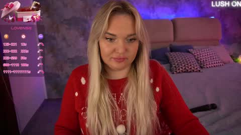 Snapshot of missyymartinezz chatting on 12-17-24, 08:45 Amely online show from 12-17-24, 08:45