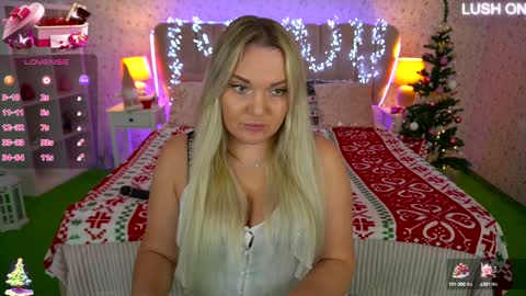 Snapshot of missyymartinezz chatting on 12-30-24, 08:43 Amely online show from 12-30-24, 08:43