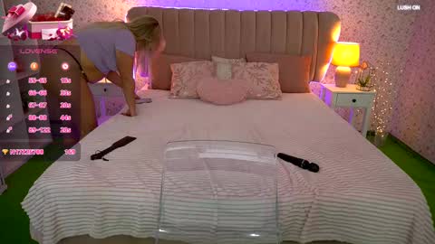 Snapshot of missyymartinezz chatting on 02-13-25, 03:35 Amely online show from 02-13-25, 03:35