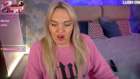 Snapshot of missyymartinezz chatting on 02-26-25, 01:08 Amely online show from 02-26-25, 01:08