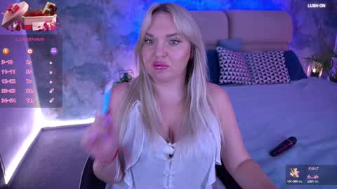Snapshot of missyymartinezz chatting on 03-06-25, 11:36 Amely online show from 03-06-25, 11:36