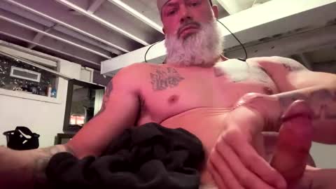 Snapshot of mister_bigg_dick chatting on 02-27-26, 05:29 AJ online show from 02-27-26, 05:29