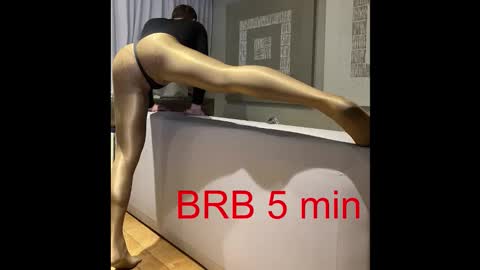 Snapshot of misterbobbyxx chatting on 10-11-25, 04:22 misterbobbyxx online show from 10-11-25, 04:22