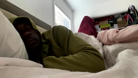 Snapshot of misterinches45 chatting on 10-20-25, 01:00 misterinches45 online show from 10-20-25, 01:00