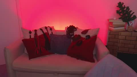 Marcelline online show from 12-18-25, 10:10