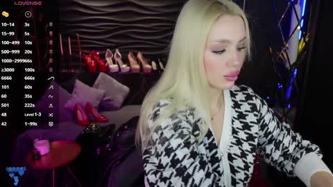 Darsy online show from 12-17-24, 01:49