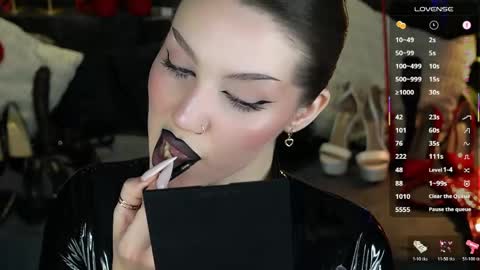 Snapshot of mistress_darsy chatting on 04-11-26, 07:45 Darsy online show from 04-11-26, 07:45