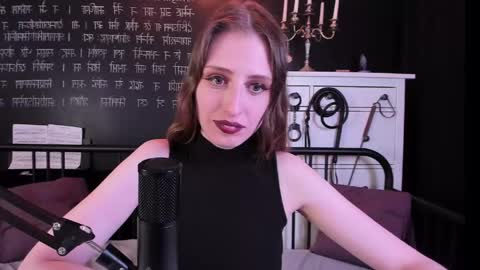 Snapshot of mistress_marlene chatting on 04-23-26, 01:13 Mistress Marlene online show from 04-23-26, 01:13