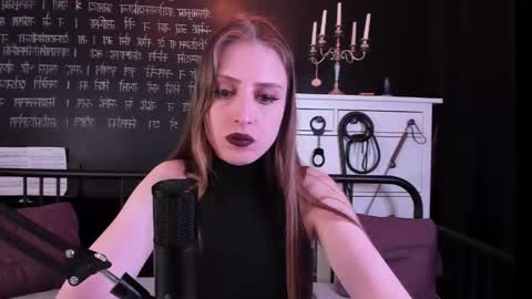 Snapshot of mistress_marlene chatting on 05-02-26, 06:40 Mistress Marlene online show from 05-02-26, 06:40