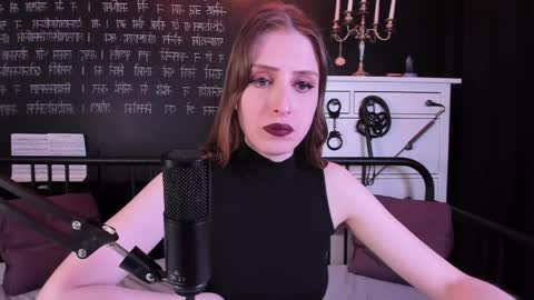 Snapshot of mistress_marlene chatting on 05-18-26, 07:58 Mistress Marlene online show from 05-18-26, 07:58