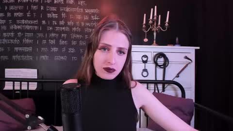 Snapshot of mistress_marlene chatting on 05-25-26, 07:47 Mistress Marlene online show from 05-25-26, 07:47
