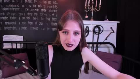 Snapshot of mistress_marlene chatting on 06-07-26, 09:24 Mistress Marlene online show from 06-07-26, 09:24
