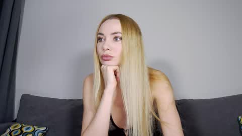 Snapshot of mistress_milana chatting on 10-10-25, 10:25 Milana online show from 10-10-25, 10:25