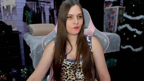 Snapshot of mistress_priest chatting on 01-09-25, 08:55 Dirty Priest and Ivi online show from 01-09-25, 08:55