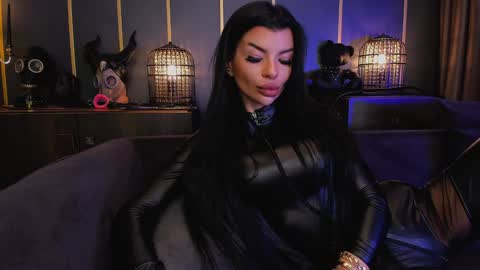 Elenia online show from 12-04-24, 03:21