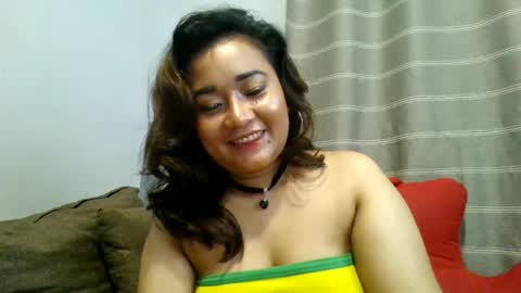 Snapshot of mistressluxie69x chatting on 07-17-26, 06:35 MISTRESSAURA69x online show from 07-17-26, 06:35
